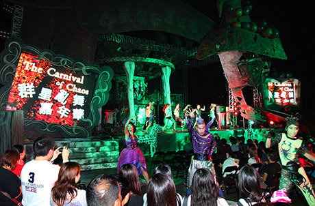 Photos 1 and 2: Ocean Park Halloween Bash 10th Anniversary has achieved great popularity