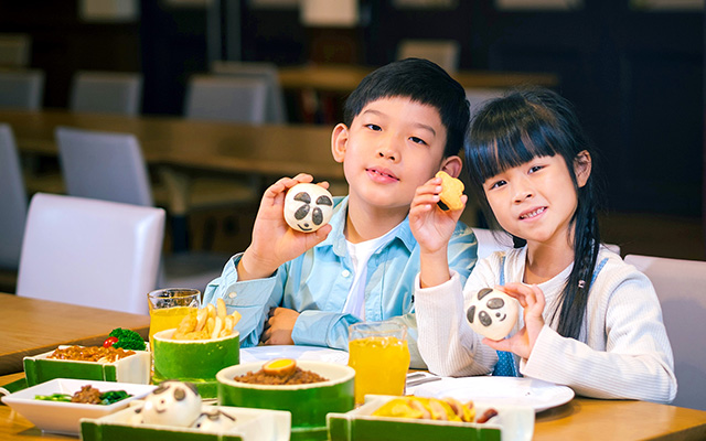 https://media.oceanpark.cn/files/s3fs-public/op-club-panda-new-mobile-4.jpg