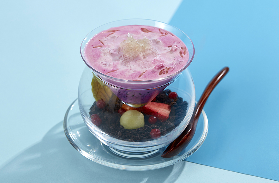 Nostoc, Mango, Pomelo and Dragon Fruit with Bird’s Nest in Sweet Soup