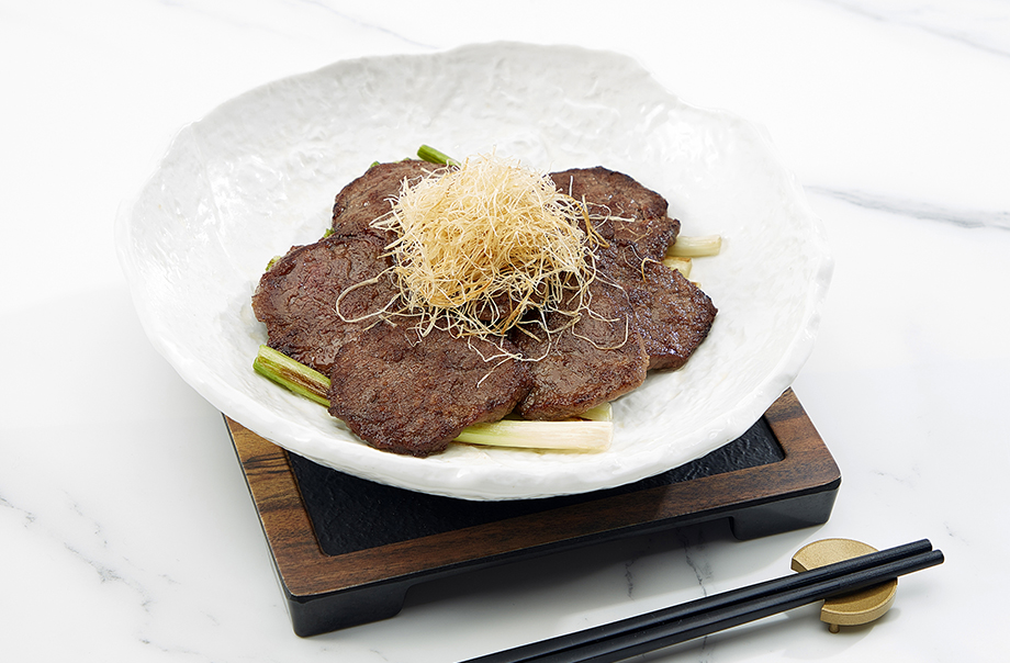 Sautéed Angus Beef with Onion and Supreme Soy Sauce
