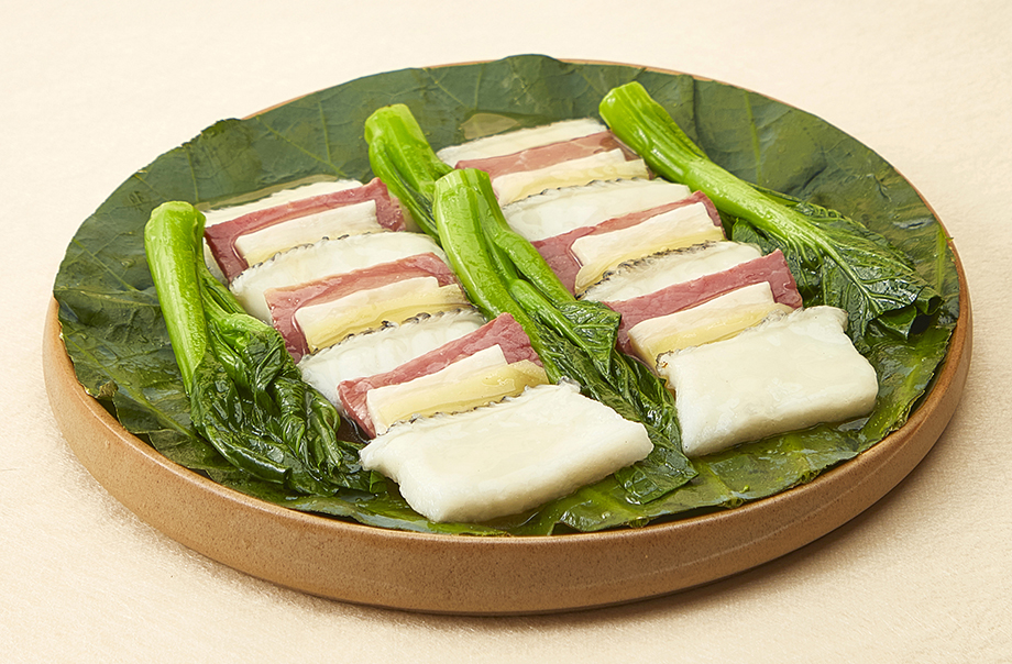 Steamed Seabass Fillet with Yunnan Ham and Mushroom